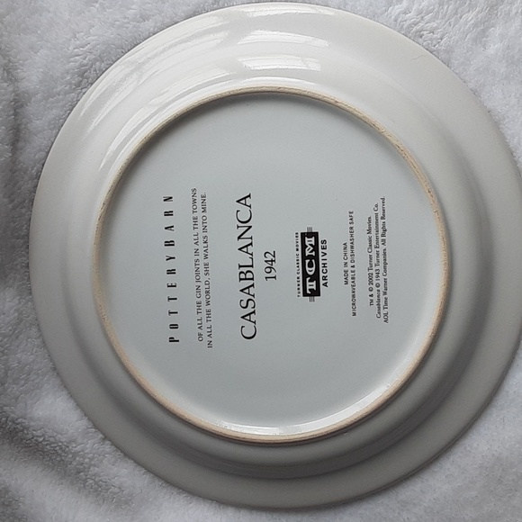 Casablanca Pottery Barn 8" Collector Plate Movie Poster Image on Plate - Picture 3 of 9